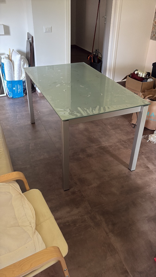 Tavolo in vetro