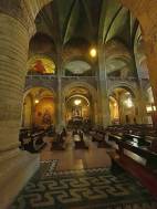 Pavia_-_Basilica_di_San_Michele_Maggiore_-_le_navatelle_laterali_original