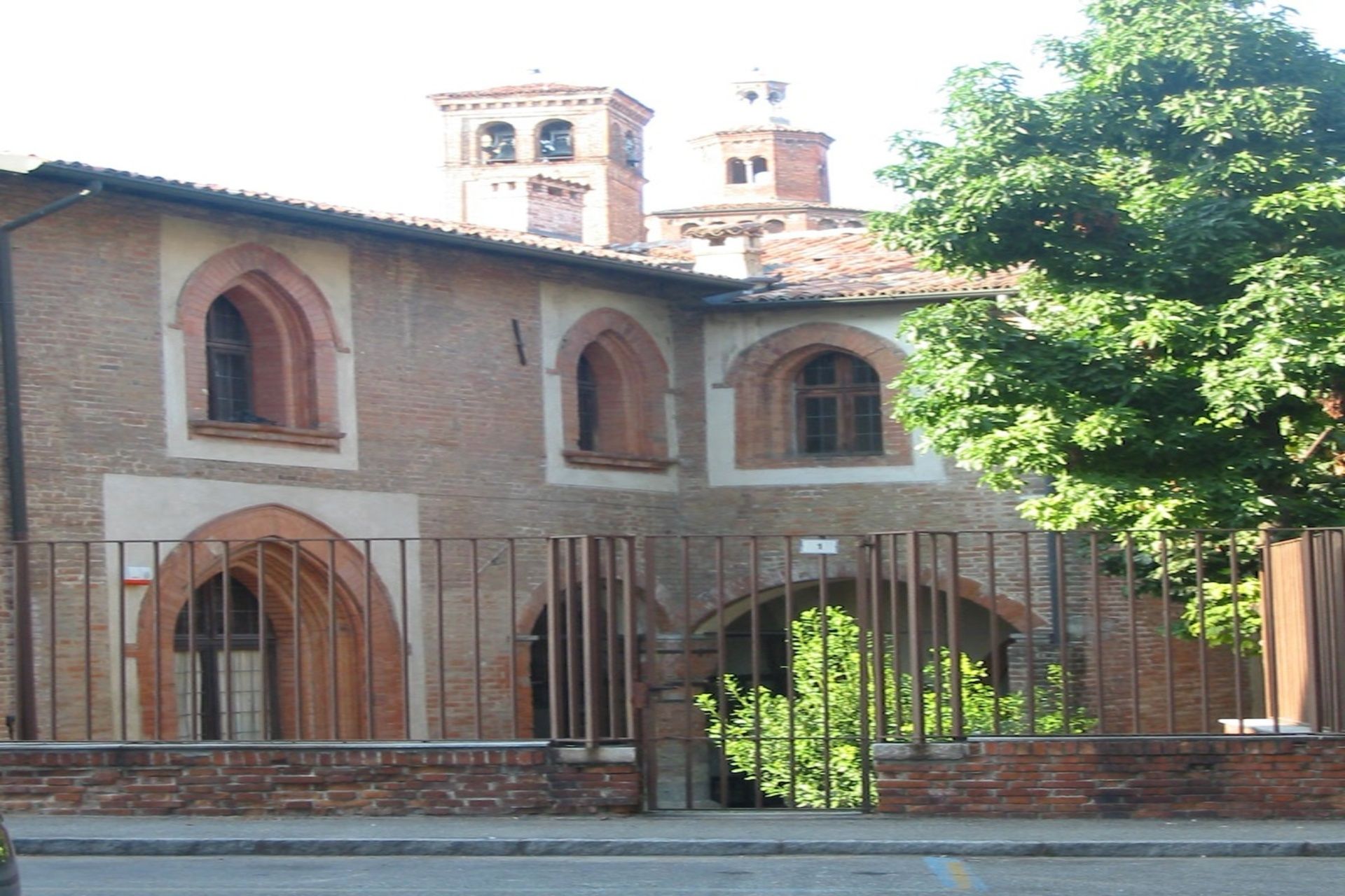 Pasino degli Eustachi: Il Capitano Fluviale che Arricchì Pavia e Diede il Nome a una Via