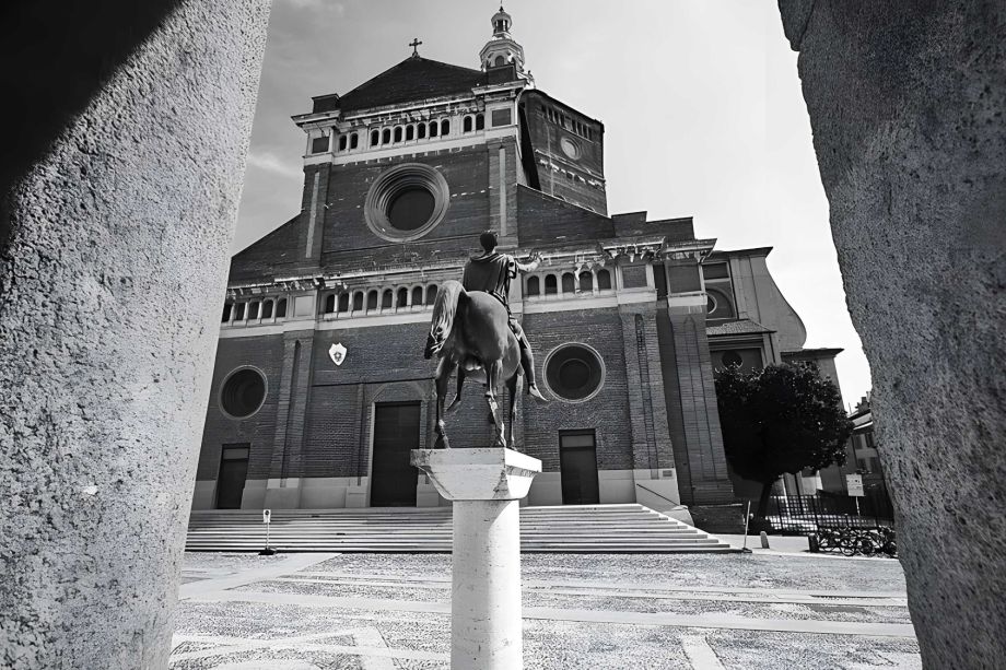 Duomo di Pavia Time