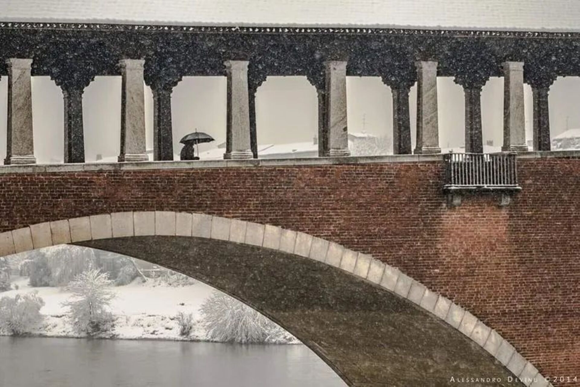 Pavia d'Inverno: Magia e Nostalgia sotto il Cielo di Piombo