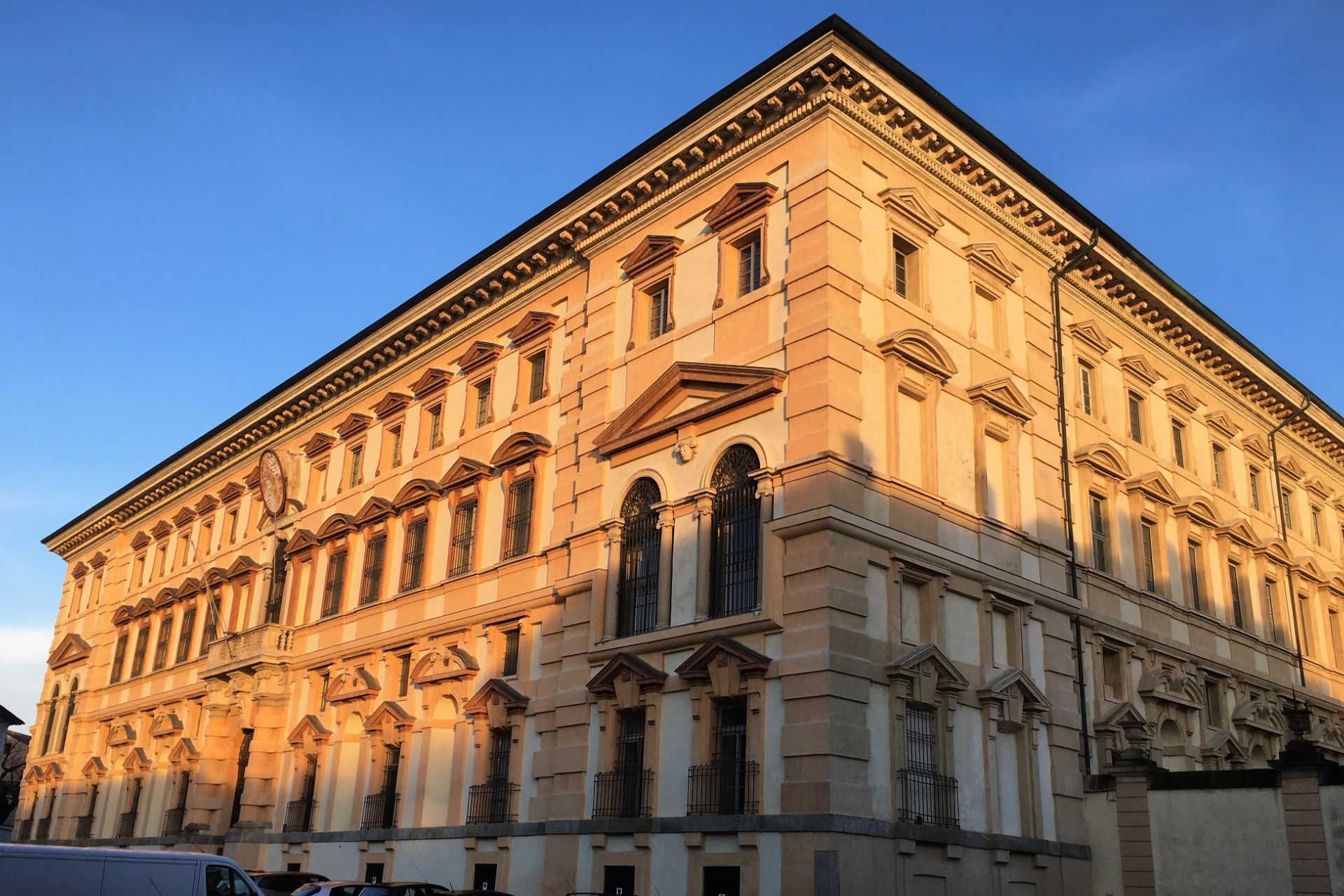 Il Collegio Borromeo - Spendiamo a Pavia