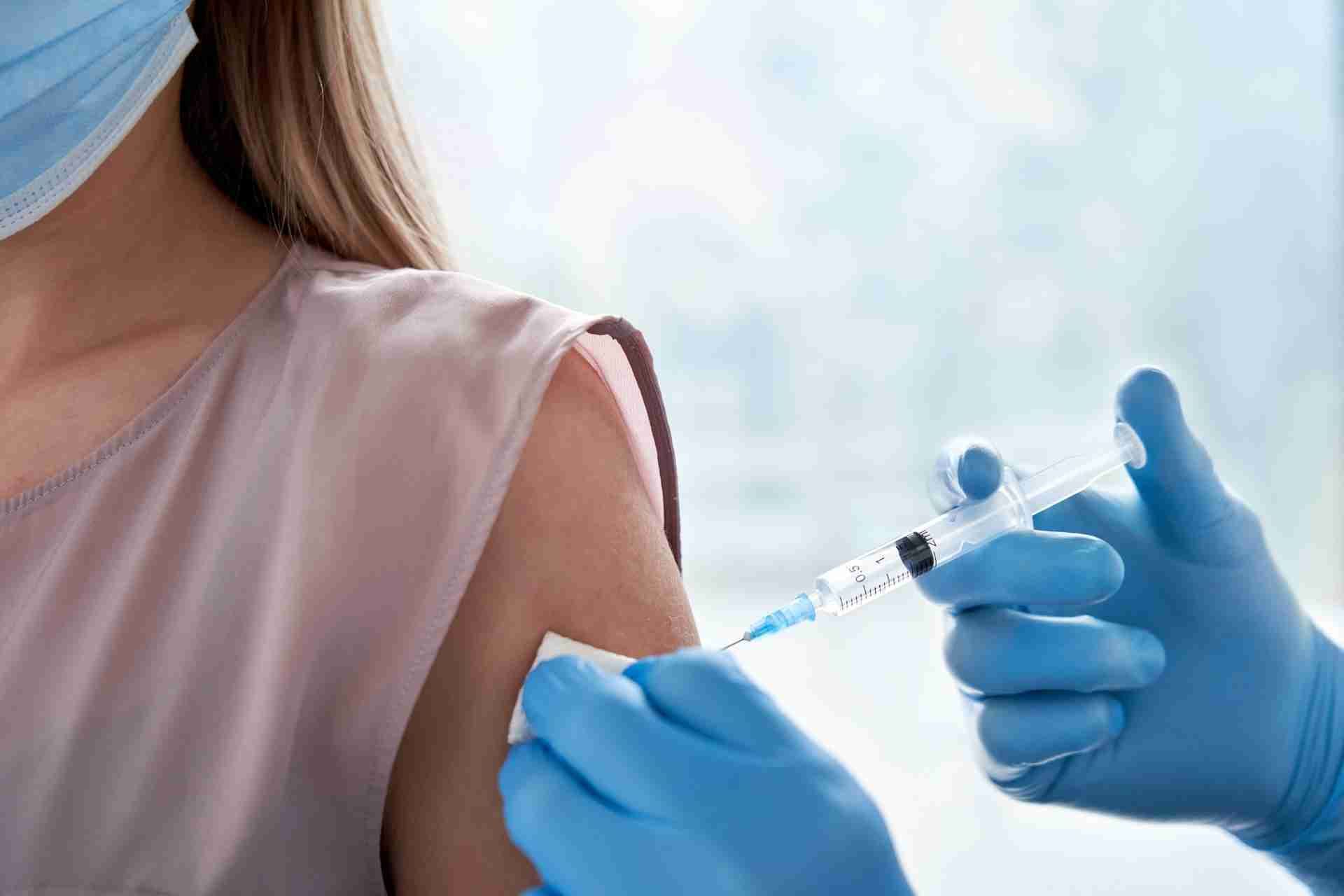 Le Vaccinazioni: Fondamenti, Obiettivi e Gestione degli Effetti Collaterali