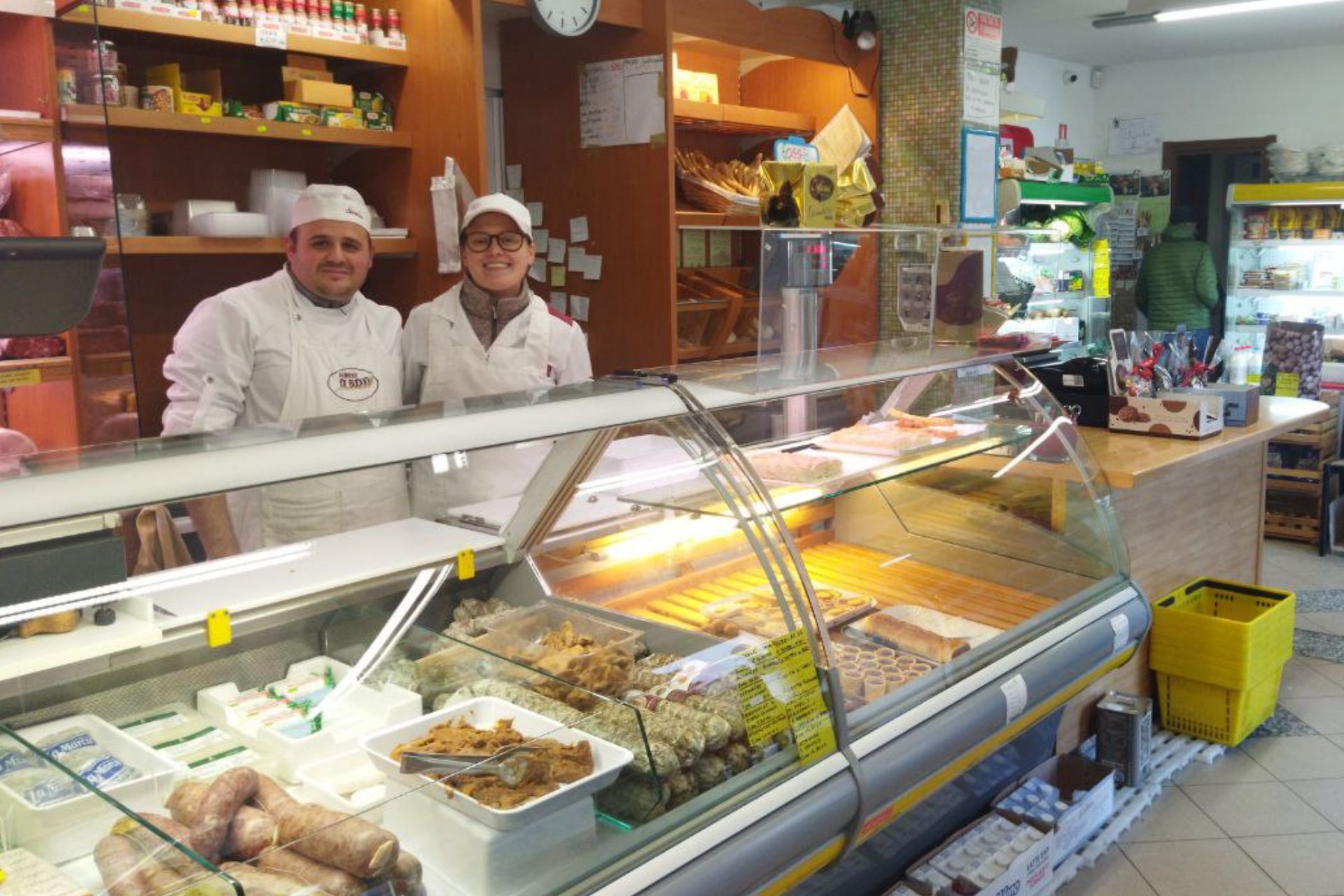 Il Prosciutto Cotto al Naturale: Tradizione e Genuinità nell'Alimentari di Buduo