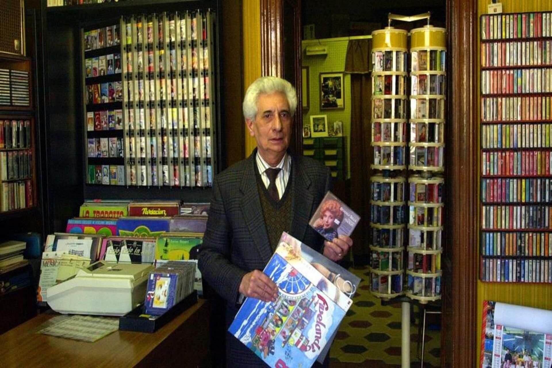 Addio a Luigino Alpago, un'icona di Voghera e della musica: si spegne a 89 anni "Luigino Stereodisco"