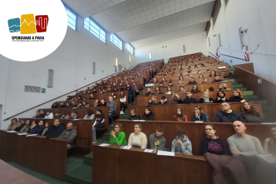 Scuola al freddo al Bordoni di Pavia: studenti in piazza contro i disagi