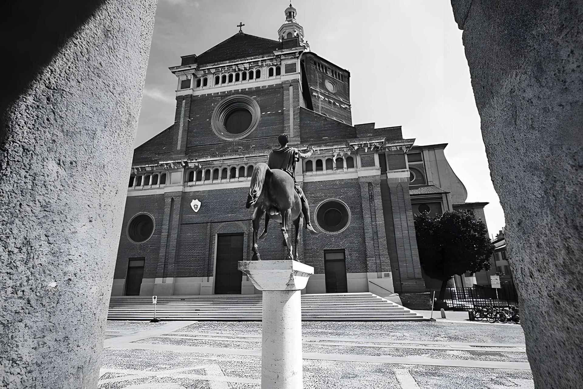 Duomo di Pavia Time - Spendiamo a Pavia